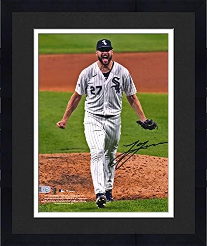 Çerçeveli Lucas Giolito Chicago White Sox İmzalı 8 x 10 Vurucu Olmayan Kutlama Fotoğrafı - İmzalı MLB Fotoğrafları