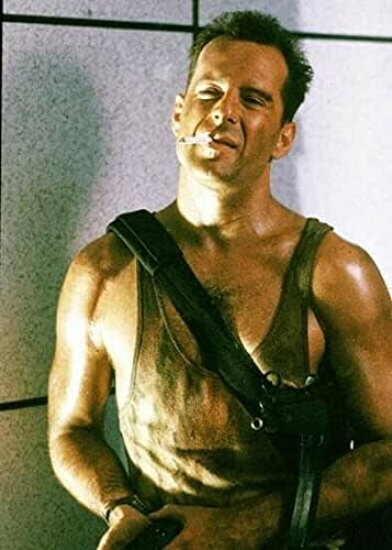Bruce Willis, John Mcclane'in ağzındaki sigara gibi sert görünüyor 5x7 inç fotoğraf